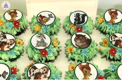 Zoo Animal Cupcakes.jpg